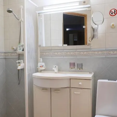 Happily In Center Апартаменты *